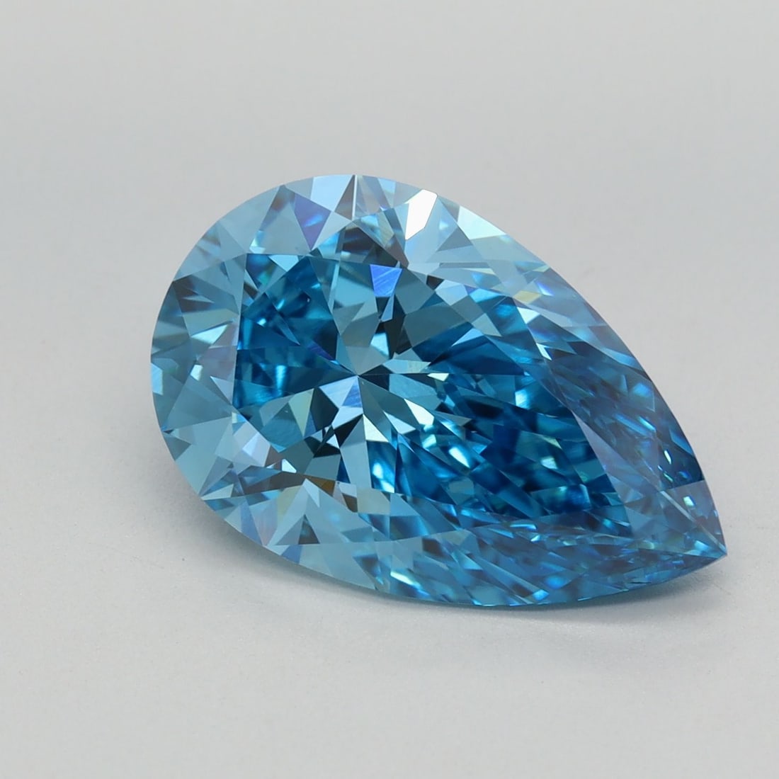 Loose Diamond - PEAR 3.84ct Fancy Vivid Blue VS1: Loose Diamond - PEAR 3.84ct Fancy Vivid Blue VS1 Source: This is a real non-mined Diamond that has been grown in a lab Shape: PEAR Carats: 3.84 Color: Fancy Vivid Blue Certification: IGI Video: