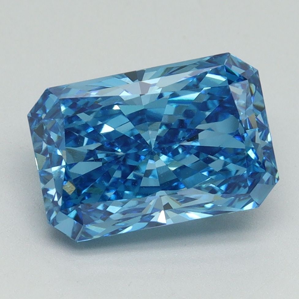Loose Diamond - RADIANT 3.36ct Fancy Vivid Blue VVS2: Loose Diamond - RADIANT 3.36ct Fancy Vivid Blue VVS2 Source: This is a real non-mined Diamond that has been grown in a lab Shape: RADIANT Carats: 3.36 Color: Fancy Vivid Blue Certification: IGI Video: