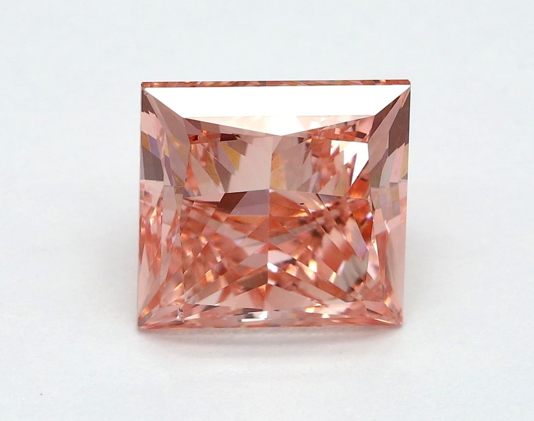 Loose Diamond - PRINCESS 3.0ct Fancy Vivid Pink SI1: Loose Diamond - PRINCESS 3.0ct Fancy Vivid Pink SI1 Source: This is a real non-mined Diamond that has been grown in a lab Shape: PRINCESS Carats: 3.0 Color: Fancy Vivid Pink Certification: IGI Video: