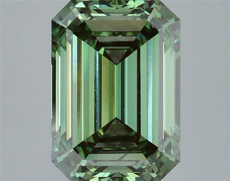 Loose Diamond - EMERALD 4.08ct Fancy Vivid Green VS2: Loose Diamond - EMERALD 4.08ct Fancy Vivid Green VS2 Source: This is a real non-mined Diamond that has been grown in a lab Shape: EMERALD Carats: 4.08 Color: Fancy Vivid Green Certification: IGI Video