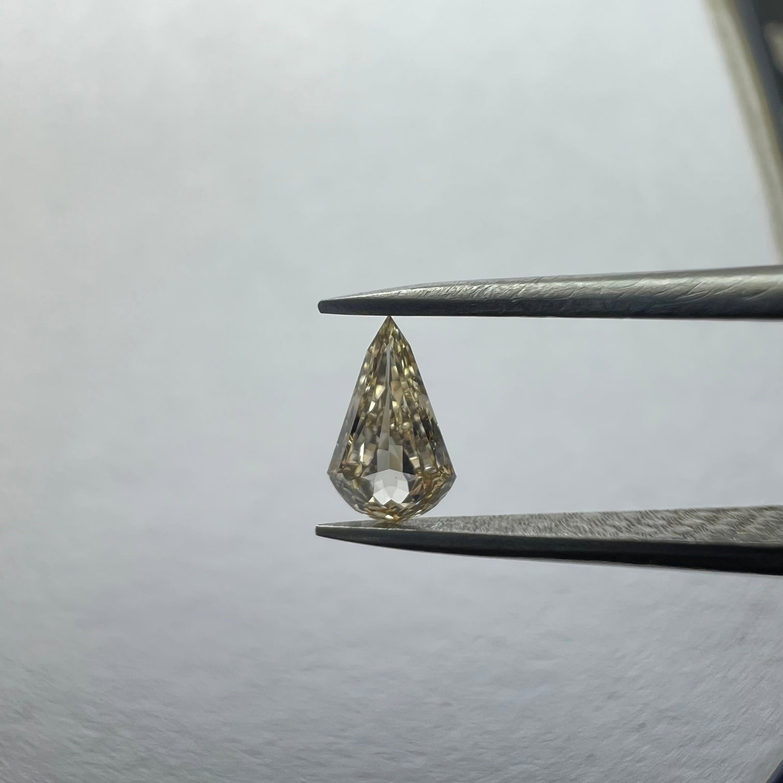 Loose Diamond - KITE 0.29ct Pink VS1: Loose Diamond - KITE 0.29ct Pink VS1 Source: This is a real non-mined Diamond that has been grown in a lab Shape: KITE Carats: 0.29 Color: Pink Certification: NONE The Diamond Depot Guarantee: All ite