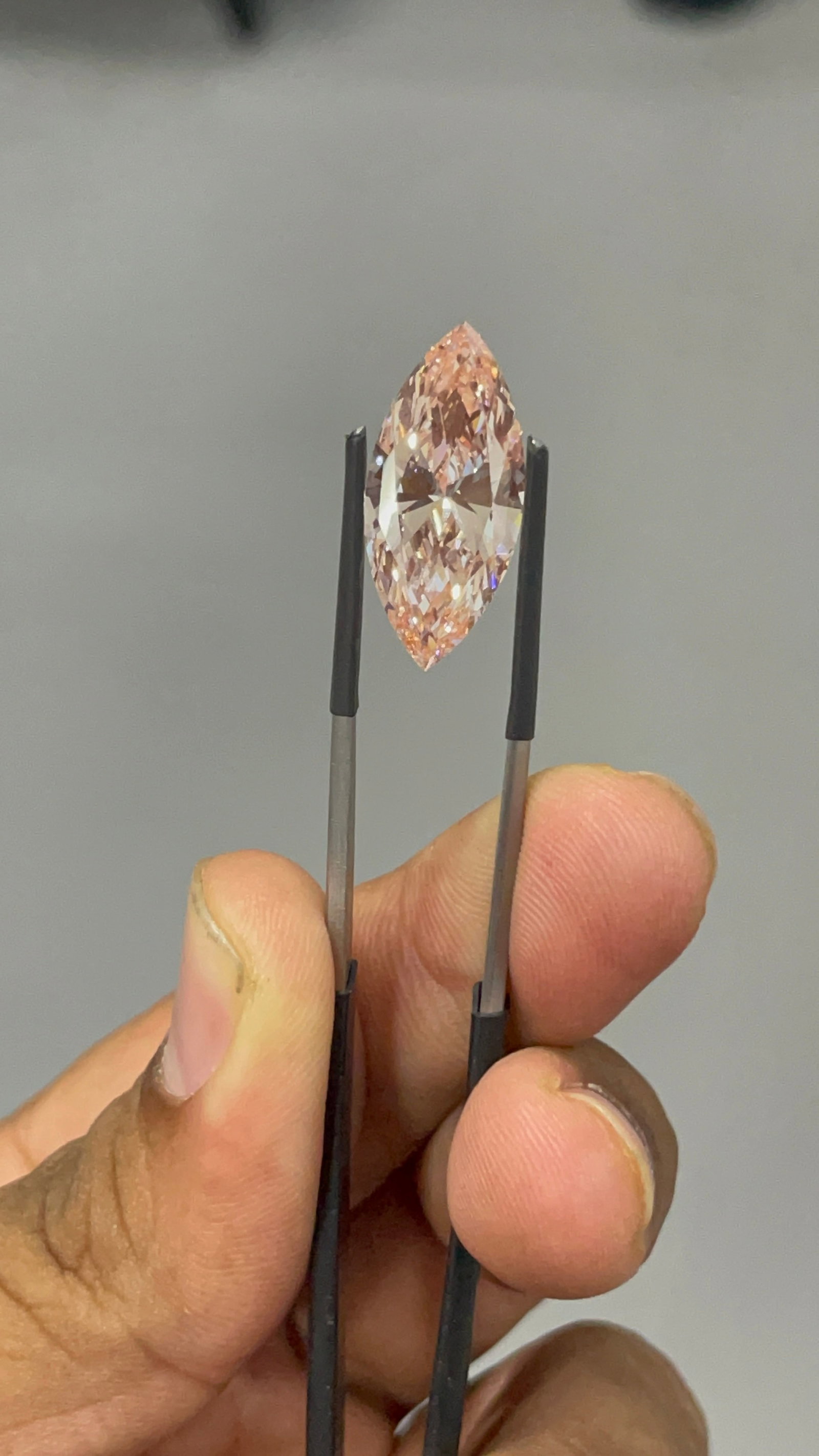 Loose Diamond - MARQUISE 9.89ct Fancy Intense Pink VS1: Loose Diamond - MARQUISE 9.89ct Fancy Intense Pink VS1 Source: This is a real non-mined Diamond that has been grown in a lab Shape: MARQUISE Carats: 9.89 Color: Fancy Intense Pink Certification: IGI T