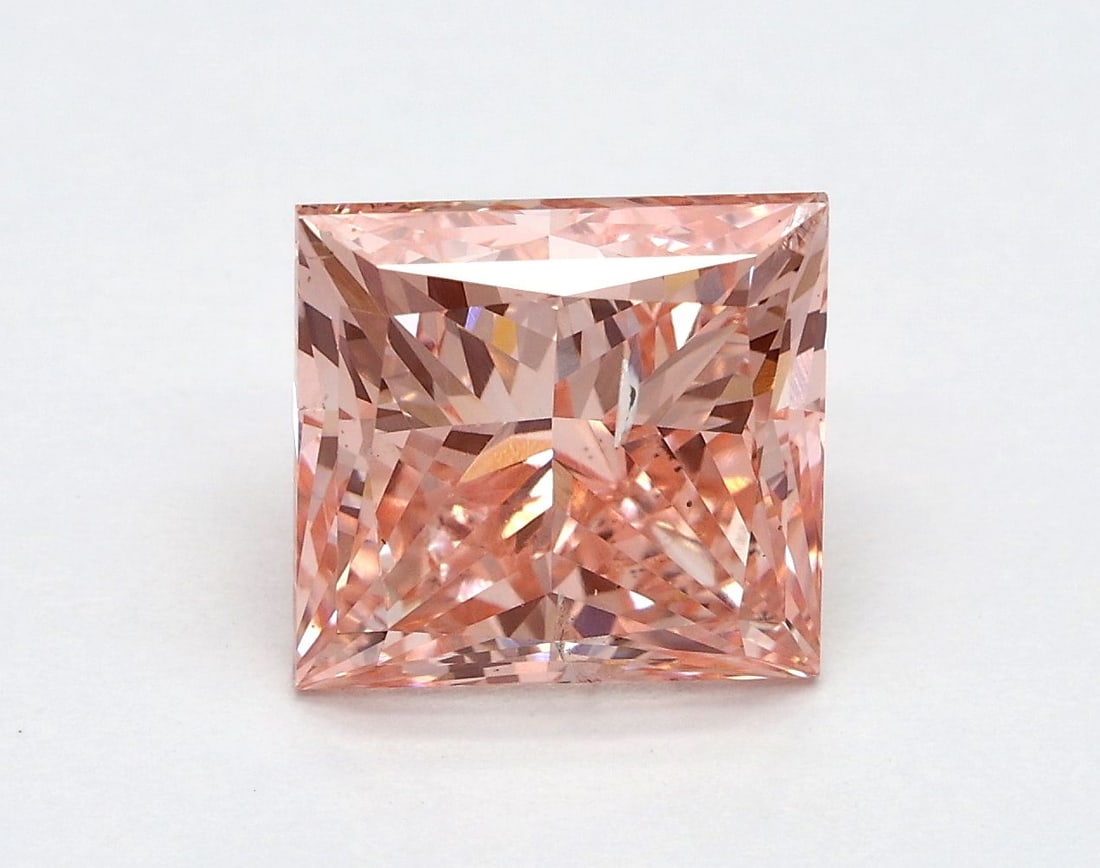 Loose Diamond - PRINCESS 2.51ct Fancy Vivid Pink SI2: Loose Diamond - PRINCESS 2.51ct Fancy Vivid Pink SI2 Source: This is a real non-mined Diamond that has been grown in a lab Shape: PRINCESS Carats: 2.51 Color: Fancy Vivid Pink Certification: IGI Video