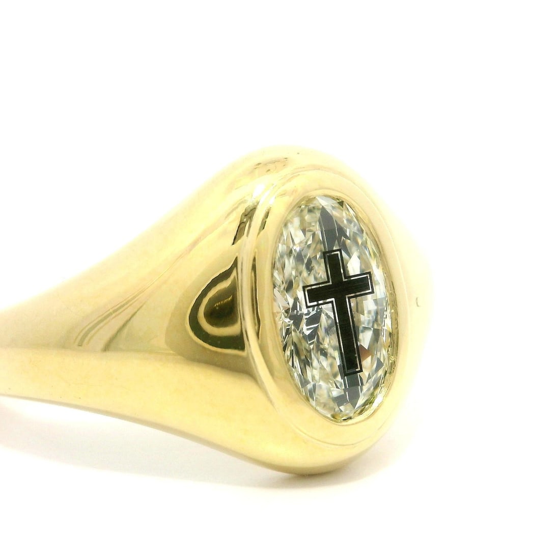 18k Yellow Gold GIA 1.01ct Oval Diamond Signet Ring: 18k Yellow Gold GIA 1.01ct Oval Diamond Signet Ring This exquisite signet style ring features a stunning 1.01ct natural oval diamond, beautifully set in solid 18k yellow gold. The diamond is certified