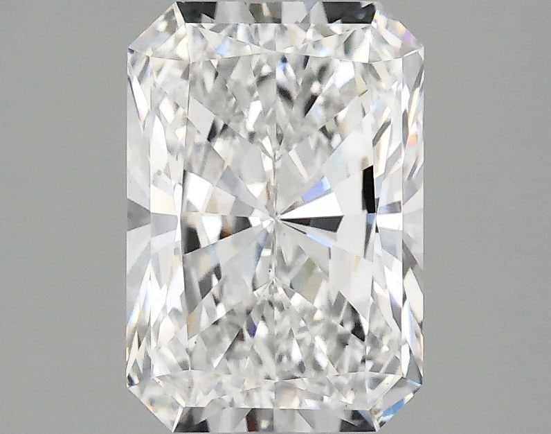 Loose Diamond - RADIANT 2.1ct D VS1: Loose Diamond - RADIANT 2.1ct D VS1 Source: This is a real non-mined Diamond that has been grown in a lab Shape: RADIANT Carats: 2.1 Color: D Clarity: VS1 Certification: IGI Video: