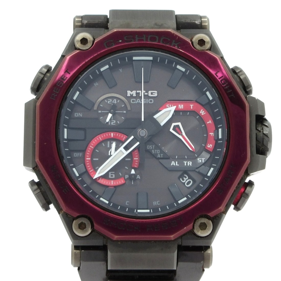 CASIO MTG-B2000 G-SHOCK MT-G mens solar wristwatch with box links (1 of 10)