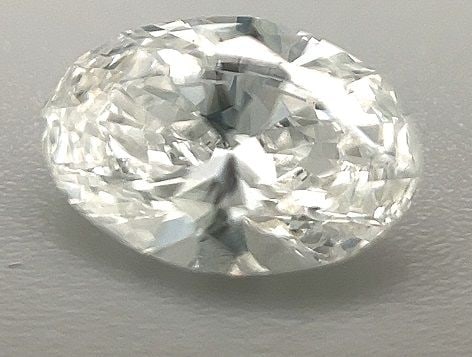 Loose Diamond - OVAL 0.9ct F VS2: Loose Diamond - OVAL 0.9ct F VS2 Source: Natural Shape: OVAL Carats: 0.9 Color: F Clarity: VS2 Certification: GIA The Diamond Depot Guarantee: All items in this auction are guaranteed to be 100% authe