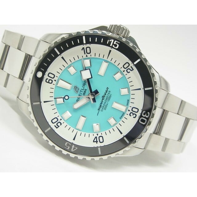 Breitling A17376 Superocean Automatic 44 Men Stainless Steel Watch Blue Dial: Breitling A17376 Superocean Automatic 44 Men Stainless Steel Watch Blue Dial Breitling Superocean Automatic 44 wristwatch with a turquoise blue dial and stainless steel case and bracelet. This Swiss-m