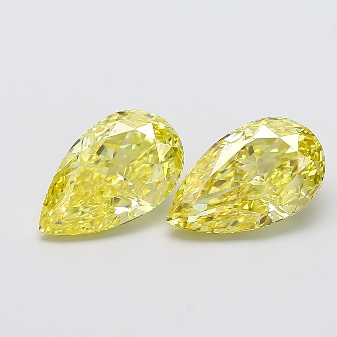 Loose Diamond - PEAR 3.09ct Fancy Intense Yellow VS1: Loose Diamond - PEAR 3.09ct Fancy Intense Yellow VS1 Source: This is a real non-mined Diamond that has been grown in a lab Shape: PEAR Carats: 3.09 Color: Fancy Intense Yellow Certification: IGI