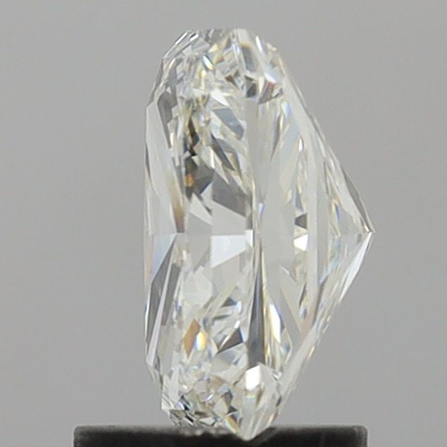 Loose Diamond - RADIANT 2.21ct G VS1: Loose Diamond - RADIANT 2.21ct G VS1 Source: This is a real non-mined Diamond that has been grown in a lab Shape: RADIANT Carats: 2.21 Color: G Clarity: VS1 Certification: IGI Video: Video Link The