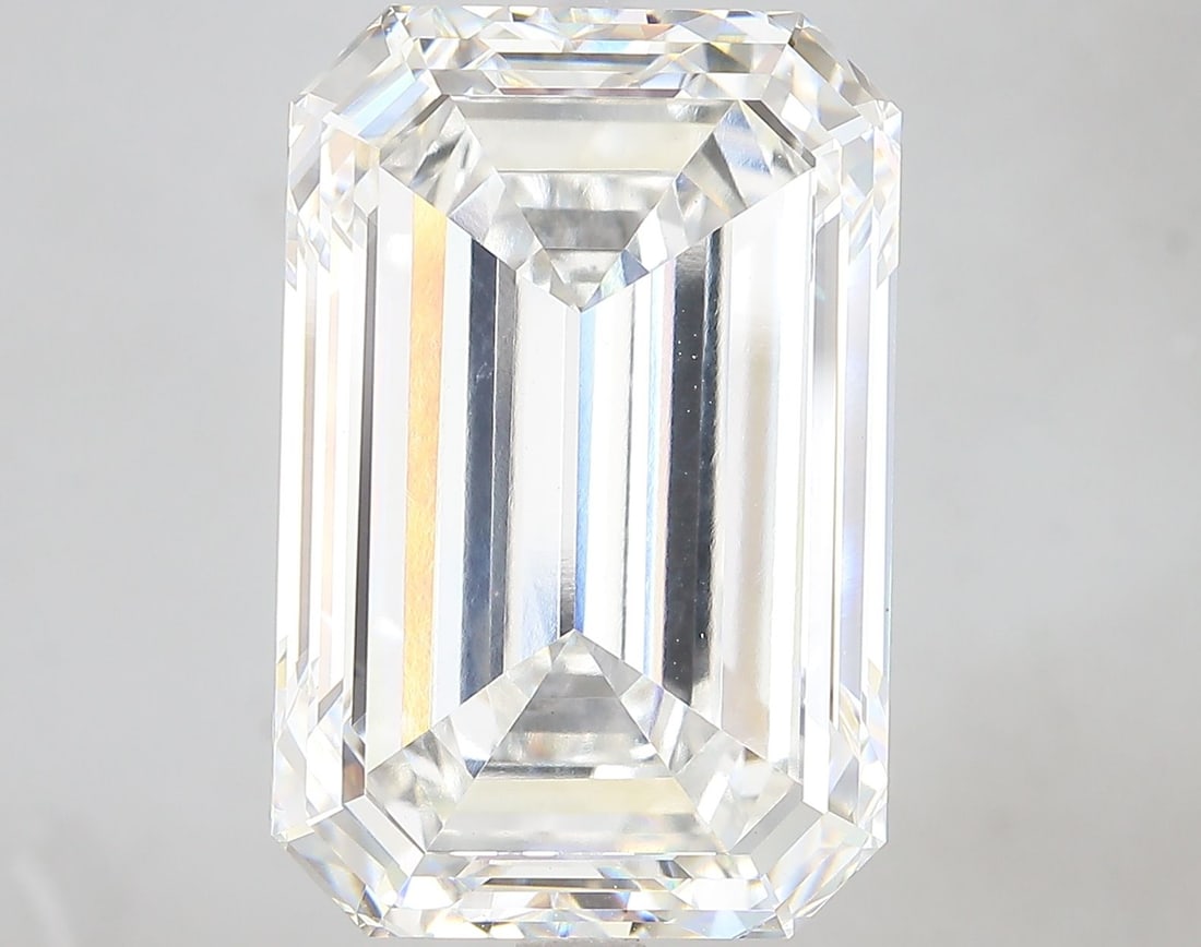 Loose Diamond - EMERALD 15.35ct F VVS2: Loose Diamond - EMERALD 15.35ct F VVS2 Source: This is a real non-mined Diamond that has been grown in a lab Shape: EMERALD Carats: 15.35 Color: F Clarity: VVS2 Certification: IGI The Diamond Depot Gu