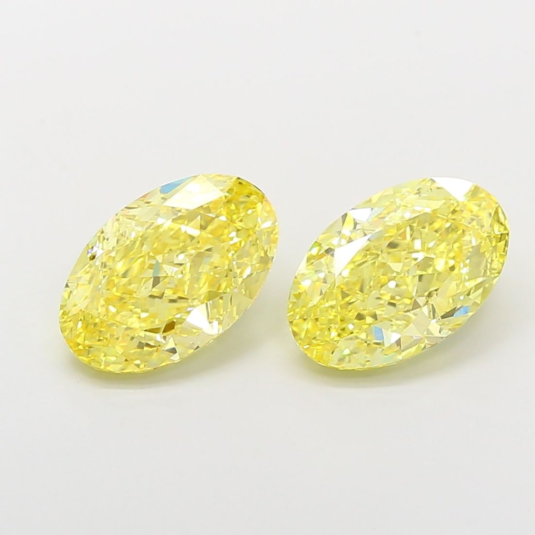 Loose Diamond - OVAL 2.5ct Fancy Intense Yellow VS2: Loose Diamond - OVAL 2.5ct Fancy Intense Yellow VS2 Source: This is a real non-mined Diamond that has been grown in a lab Shape: OVAL Carats: 2.5 Color: Fancy Intense Yellow Certification: IGI Video: