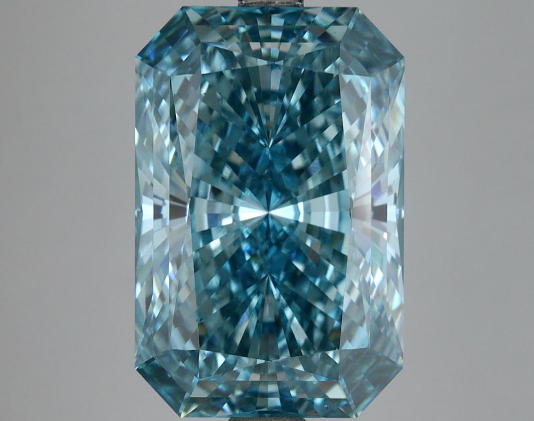 Loose Diamond - RADIANT 7.75ct Fancy Vivid Blue VS1: Loose Diamond - RADIANT 7.75ct Fancy Vivid Blue VS1 Source: This is a real non-mined Diamond that has been grown in a lab Shape: RADIANT Carats: 7.75 Color: Fancy Vivid Blue Certification: IGI Video: