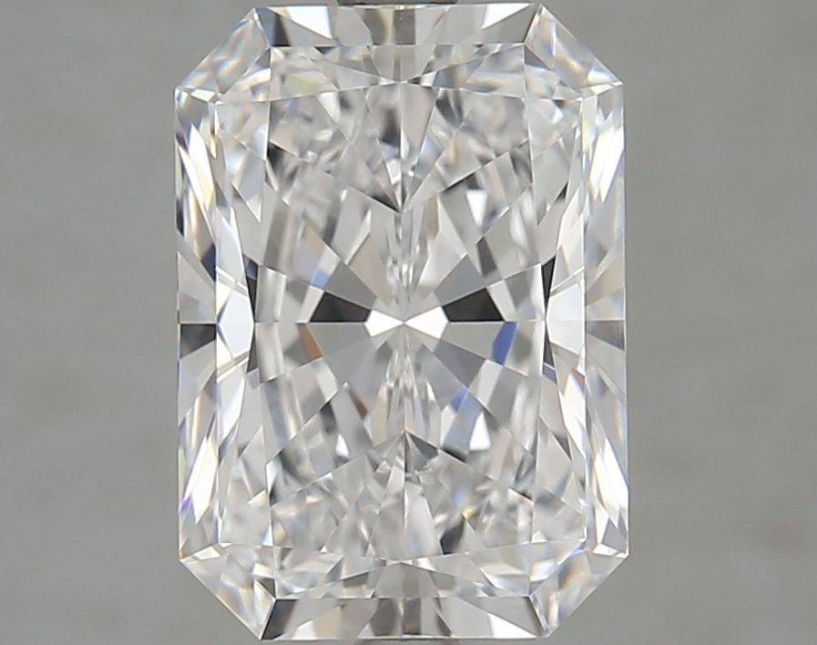 Loose Diamond - RADIANT 4.17ct D VS1: Loose Diamond - RADIANT 4.17ct D VS1 Source: This is a real non-mined Diamond that has been grown in a lab Shape: RADIANT Carats: 4.17 Color: D Clarity: VS1 Certification: GIA Video: