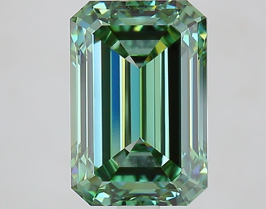 Loose Diamond - EMERALD 3.7ct Fancy Vivid Green VS1: Loose Diamond - EMERALD 3.7ct Fancy Vivid Green VS1 Source: This is a real non-mined Diamond that has been grown in a lab Shape: EMERALD Carats: 3.7 Color: Fancy Vivid Green Certification: IGI Video: