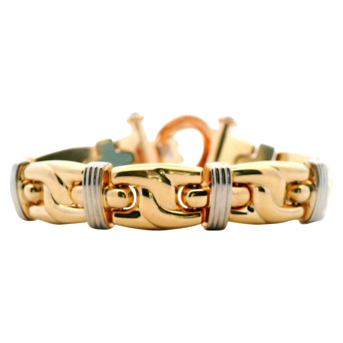 14k Yellow Gold Italian Link Bracelet 7.5 in: 14k Yellow Gold Italian Link Bracelet 7.5 in Italian-made contemporary link bracelet in 14k yellow gold with a modern interlocking design. Un-used condition. Specifications Item Type: Link bracelet Me