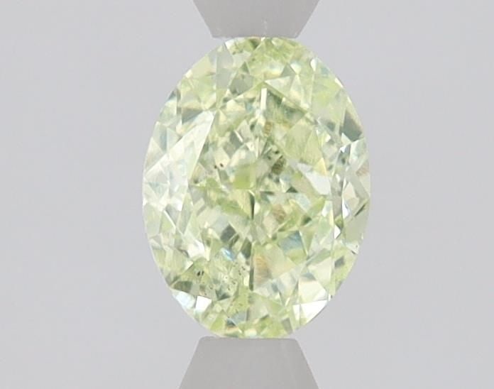 Loose Diamond - OVAL 0.72ct Fancy Green VS2: Loose Diamond - OVAL 0.72ct Fancy Green VS2 Source: Natural Shape: OVAL Carats: 0.72 Color: Fancy Green Certification: GIA The Diamond Depot Guarantee: All items in this auction are guaranteed to be 1