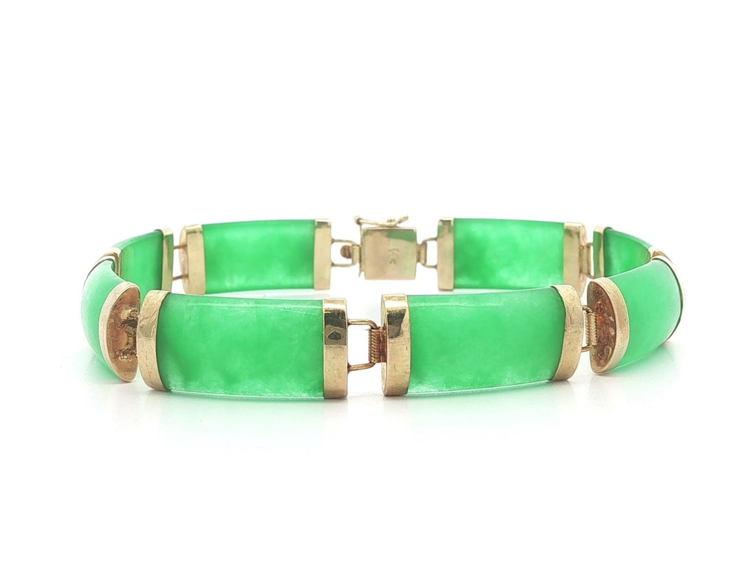 Vintage Jade Link Bracelet in 10k Yellow Gold Chinese Symbol Clasp: Vintage Jade Link Bracelet in 10k Yellow Gold Chinese Symbol Clasp Vintage link bracelet featuring eight natural nephrite jade stones in an apple green color, set in solid yellow gold with a Chinese s