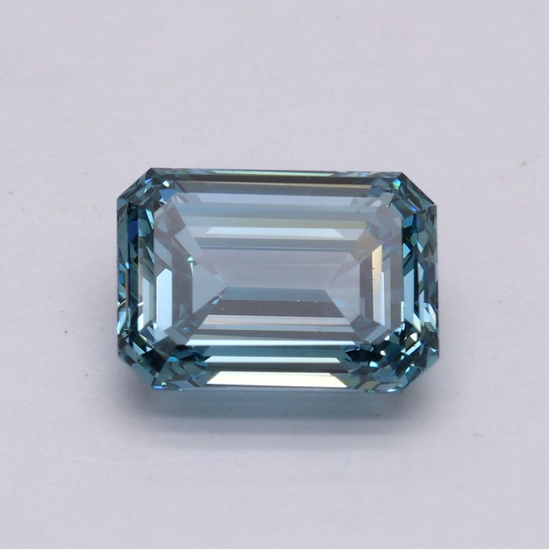 Loose Diamond - EMERALD 2.28ct Fancy Intense Blue VS1: Loose Diamond - EMERALD 2.28ct Fancy Intense Blue VS1 Source: This is a real non-mined Diamond that has been grown in a lab Shape: EMERALD Carats: 2.28 Color: Fancy Intense Blue Certification: IGI Vid