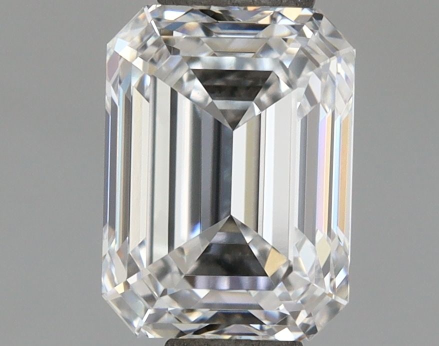 Loose Diamond - EMERALD 1.12ct D VVS2: Loose Diamond - EMERALD 1.12ct D VVS2 Source: This is a real non-mined Diamond that has been grown in a lab Shape: EMERALD Carats: 1.12 Color: D Clarity: VVS2 Certification: IGI Video: