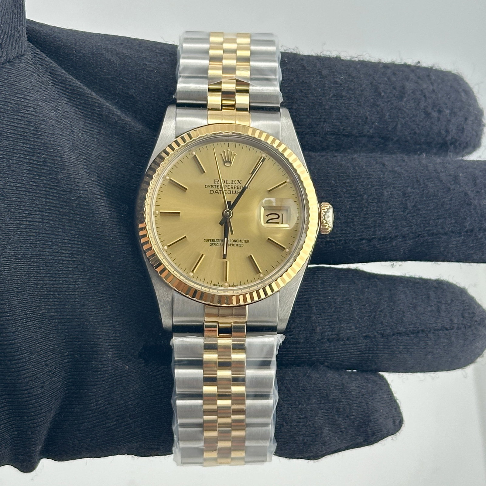 Rolex Datejust 16013 mens watch champagne dial aftermarket Jubilee bracelet: Rolex Datejust 16013 mens watch champagne dial aftermarket Jubilee bracelet Mens Rolex Datejust watch, reference 16013, featuring a champagne stick dial, fluted bezel, and Aftermarket Jubilee bracelet