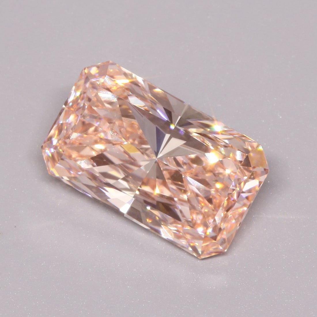 Loose Diamond - RADIANT 3.63ct Fancy Vivid Pink VVS2: Loose Diamond - RADIANT 3.63ct Fancy Vivid Pink VVS2 Source: This is a real non-mined Diamond that has been grown in a lab Shape: RADIANT Carats: 3.63 Color: Fancy Vivid Pink Certification: IGI Video: