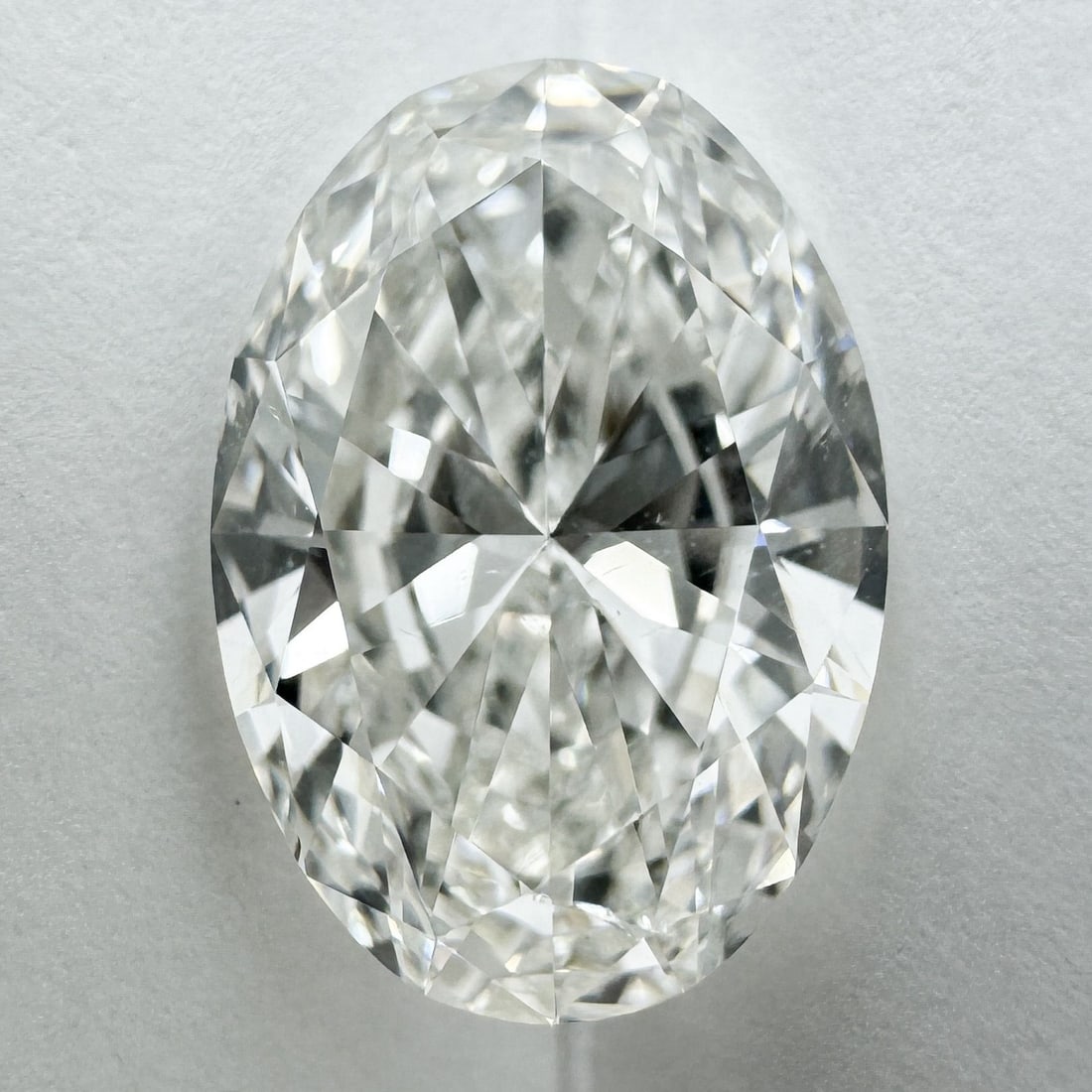 Loose Diamond - OVAL 2.05ct H SI1: Loose Diamond - OVAL 2.05ct H SI1 Source: Natural Shape: OVAL Carats: 2.05 Color: H Clarity: SI1 Certification: GIA Video: