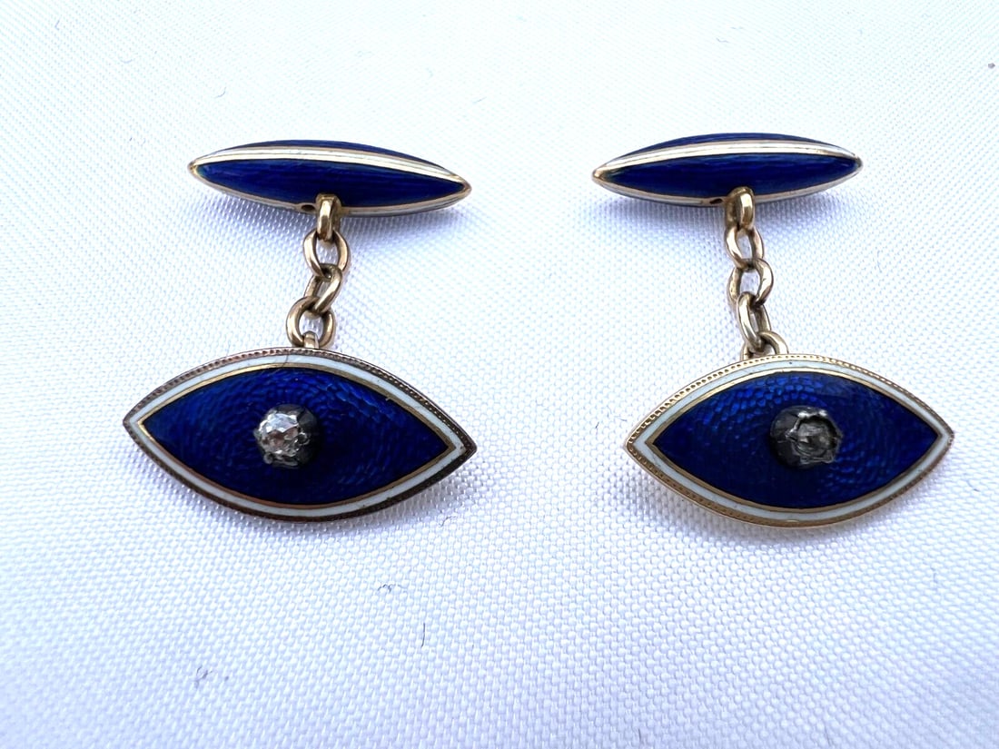 Pair of Art Deco cufflinks in 18K gold sterling silver enamel diamond: Pair of Art Deco cufflinks in 18K gold sterling silver enamel diamond Pair of Art Deco men's cufflinks crafted in 18K gold with sterling silver, enamel, and diamond accents. These pre-owned cufflinks 