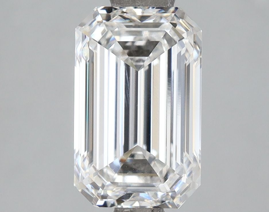 Loose Diamond - EMERALD 2.51ct D VVS1: Loose Diamond - EMERALD 2.51ct D VVS1 Source: This is a real non-mined Diamond that has been grown in a lab Shape: EMERALD Carats: 2.51 Color: D Clarity: VVS1 Certification: IGI Video:
