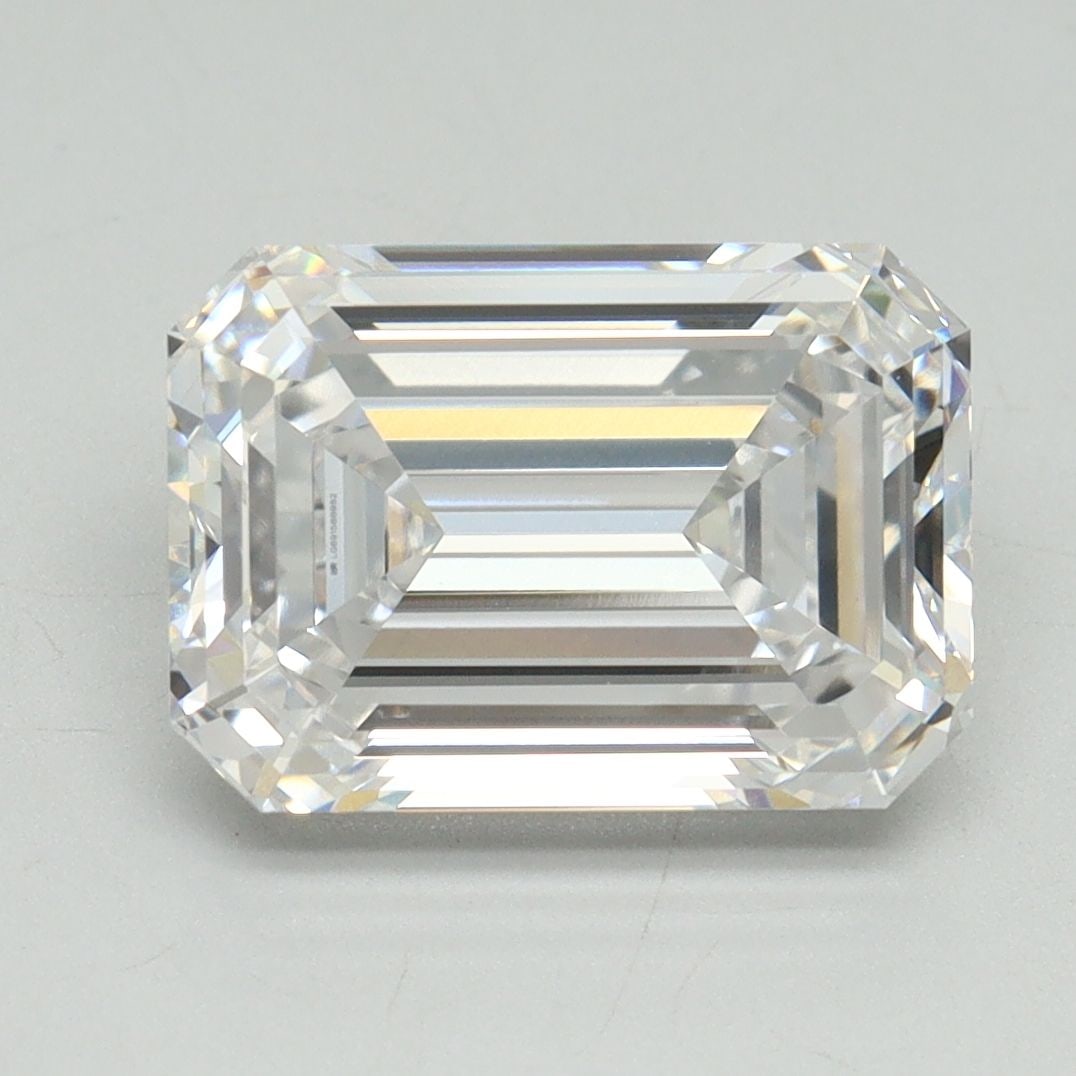 Loose Diamond - EMERALD 4.23ct D VVS2: Loose Diamond - EMERALD 4.23ct D VVS2 Source: This is a real non-mined Diamond that has been grown in a lab Shape: EMERALD Carats: 4.23 Color: D Clarity: VVS2 Certification: IGI Video: