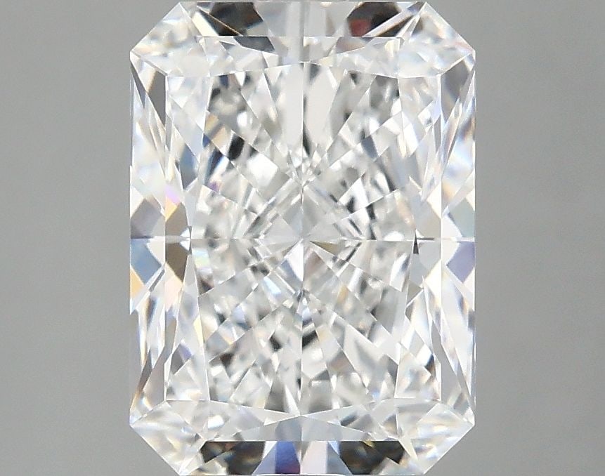 Loose Diamond - RADIANT 3.1ct D VS1: Loose Diamond - RADIANT 3.1ct D VS1 Source: This is a real non-mined Diamond that has been grown in a lab Shape: RADIANT Carats: 3.1 Color: D Clarity: VS1 Certification: IGI Video:
