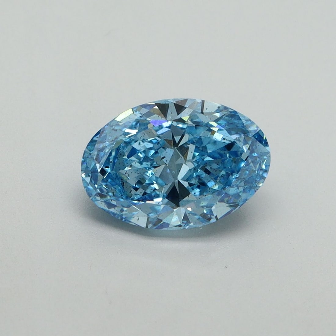 Loose Diamond - OVAL 1.51ct Fancy Vivid Blue SI1: Loose Diamond - OVAL 1.51ct Fancy Vivid Blue SI1 Source: This is a real non-mined Diamond that has been grown in a lab Shape: OVAL Carats: 1.51 Color: Fancy Vivid Blue Certification: IGI Video: