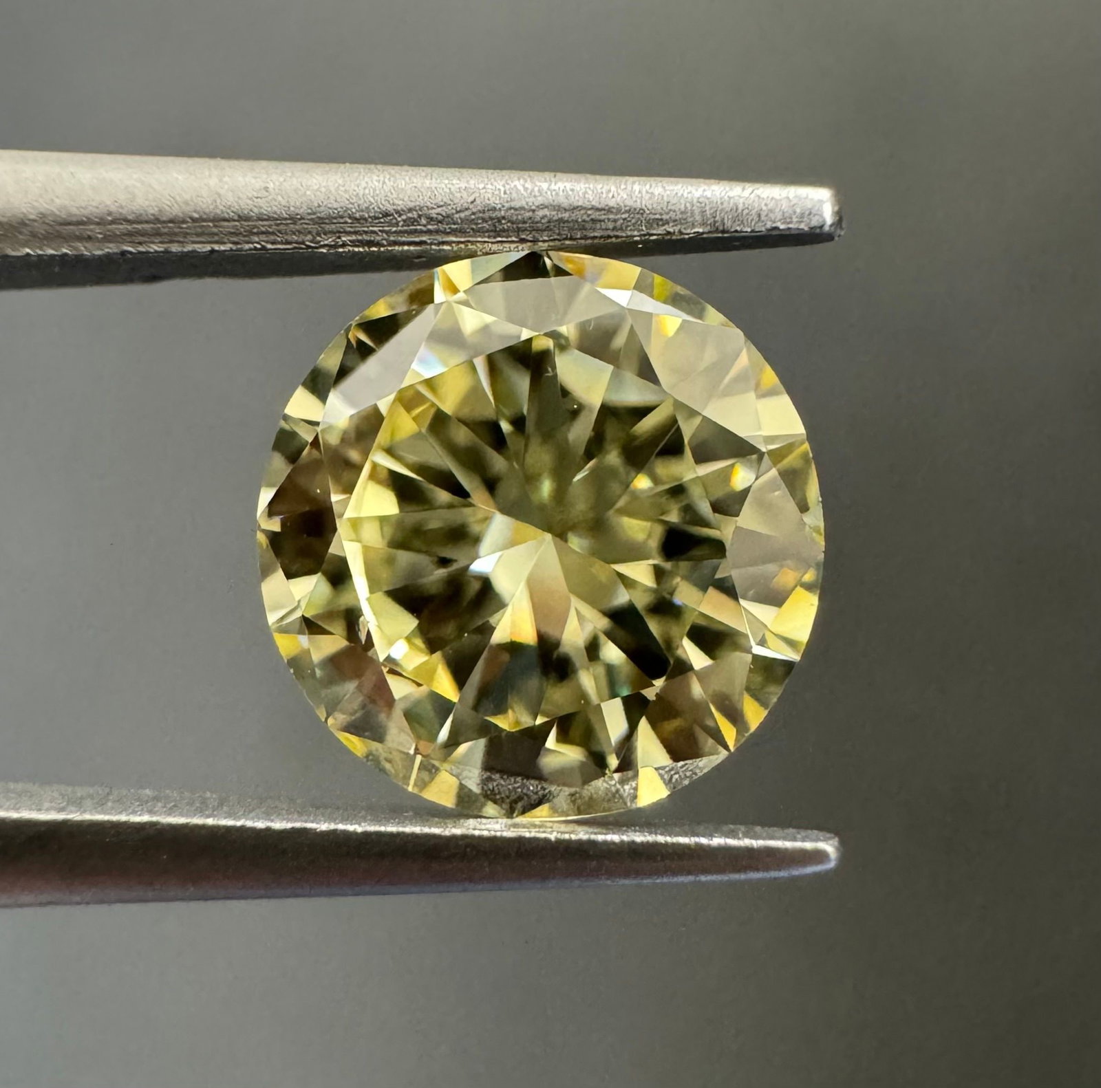 Loose Diamond - ROUND 1.01ct W-X VS2 (1 of 1)