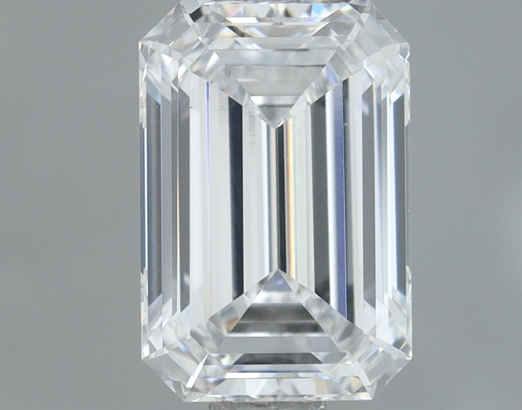 Loose Diamond - EMERALD 1.12ct D VS1: Loose Diamond - EMERALD 1.12ct D VS1 Source: This is a real non-mined Diamond that has been grown in a lab Shape: EMERALD Carats: 1.12 Color: D Clarity: VS1 Certification: IGI Video: