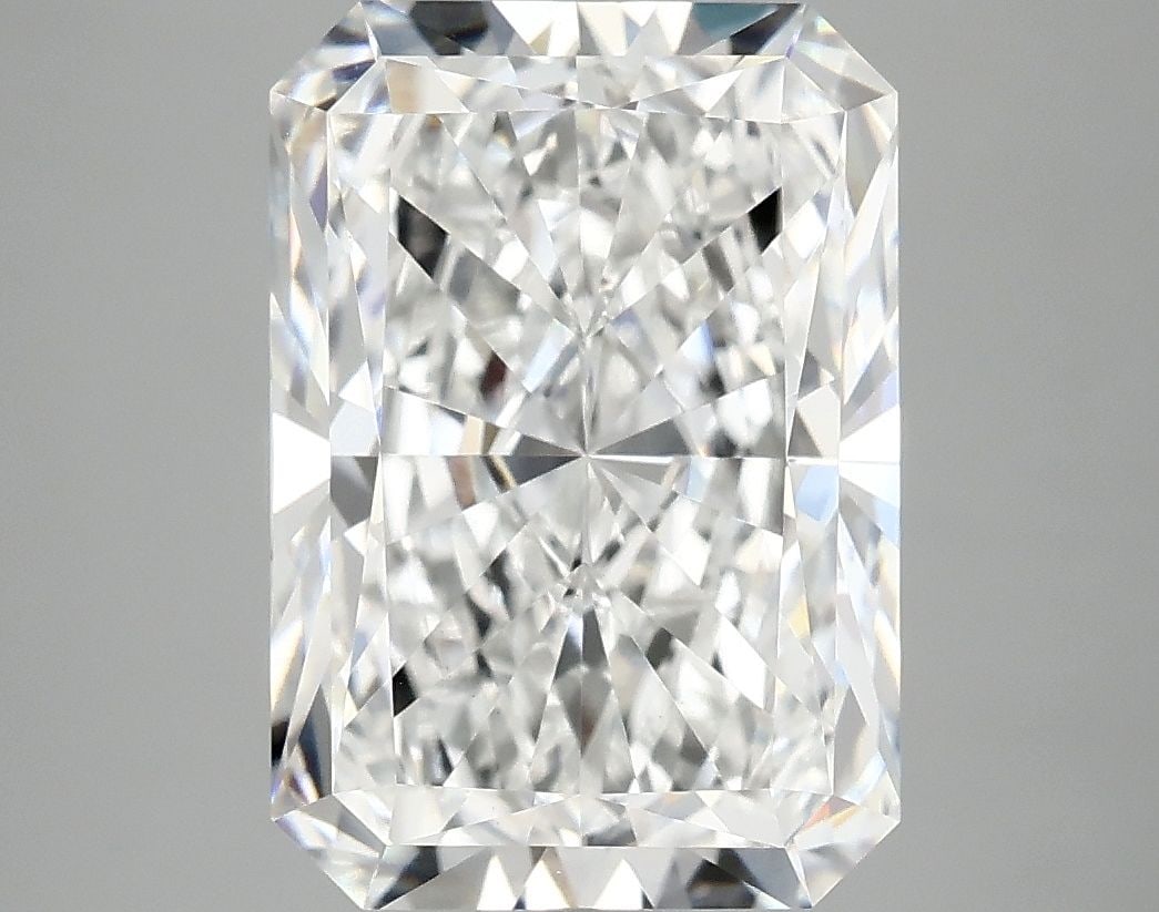 Loose Diamond - RADIANT 5.07ct E VVS2: Loose Diamond - RADIANT 5.07ct E VVS2 Source: This is a real non-mined Diamond that has been grown in a lab Shape: RADIANT Carats: 5.07 Color: E Clarity: VVS2 Certification: IGI Video: Video Link The