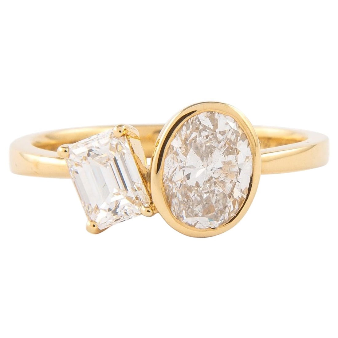 Toi Et Moi Diamond Ring 18k Yellow Gold 1.50ct: Toi Et Moi Diamond Ring 18k Yellow Gold 1.50ct Contemporary toi et moi ring in 18k yellow gold featuring two bezel-set white diamonds in an open shank design. The ring has a total diamond weight of 1.