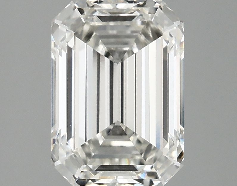 Loose Diamond - EMERALD 2.59ct G VS1: Loose Diamond - EMERALD 2.59ct G VS1 Source: This is a real non-mined Diamond that has been grown in a lab Shape: EMERALD Carats: 2.59 Color: G Clarity: VS1 Certification: IGI Video: Video Link The