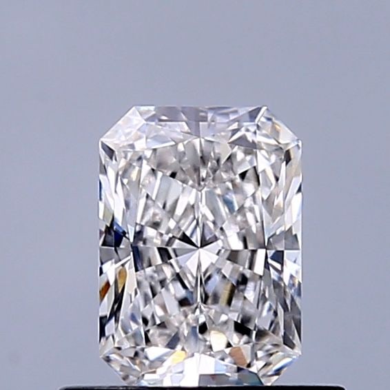 Loose Diamond - RADIANT 0.6ct E VS1: Loose Diamond - RADIANT 0.6ct E VS1 Source: This is a real non-mined Diamond that has been grown in a lab Shape: RADIANT Carats: 0.6 Color: E Clarity: VS1 Certification: IGI Video: Video Link The