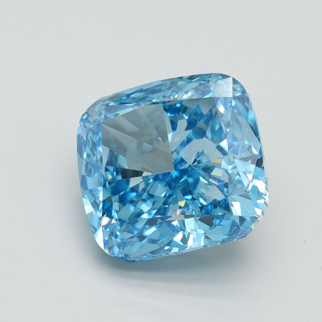 Loose Diamond - CUSHION BRILLIANT 5.1ct Fancy Vivid Blue VS1: Loose Diamond - CUSHION BRILLIANT 5.1ct Fancy Vivid Blue VS1 Source: This is a real non-mined Diamond that has been grown in a lab Shape: CUSHION BRILLIANT Carats: 5.1 Color: Fancy Vivid Blue Certific