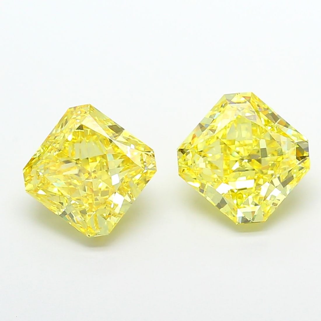 Loose Diamond - SQUARE RADIANT 5.51ct Fancy Vivid Yellow VS1: Loose Diamond - SQUARE RADIANT 5.51ct Fancy Vivid Yellow VS1 Source: This is a real non-mined Diamond that has been grown in a lab Shape: SQUARE RADIANT Carats: 5.51 Color: Fancy Vivid Yellow Certific