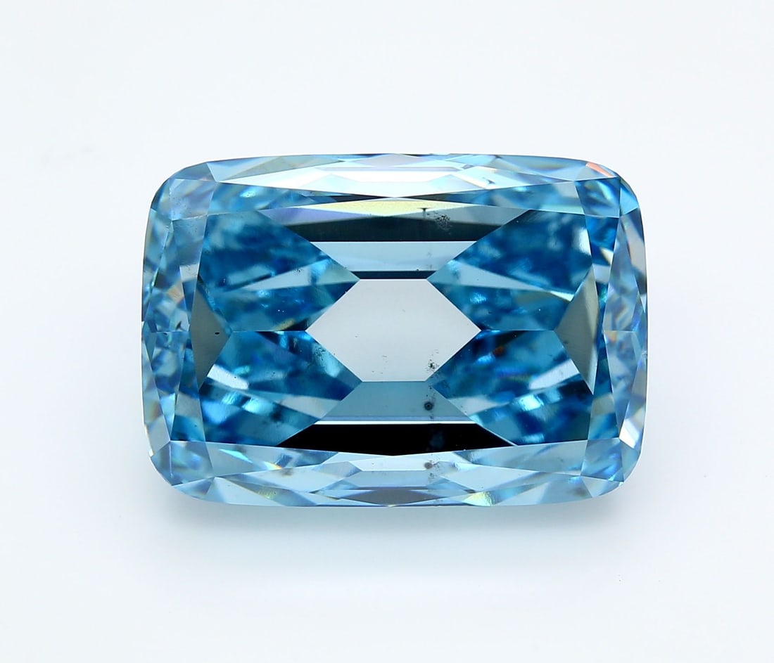 Loose Diamond - CUSHION MODIFIED 20.48ct Fancy Vivid Blue VS2: Loose Diamond - CUSHION MODIFIED 20.48ct Fancy Vivid Blue VS2 Source: This is a real non-mined Diamond that has been grown in a lab Shape: CUSHION MODIFIED Carats: 20.48 Color: Fancy Vivid Blue Certif