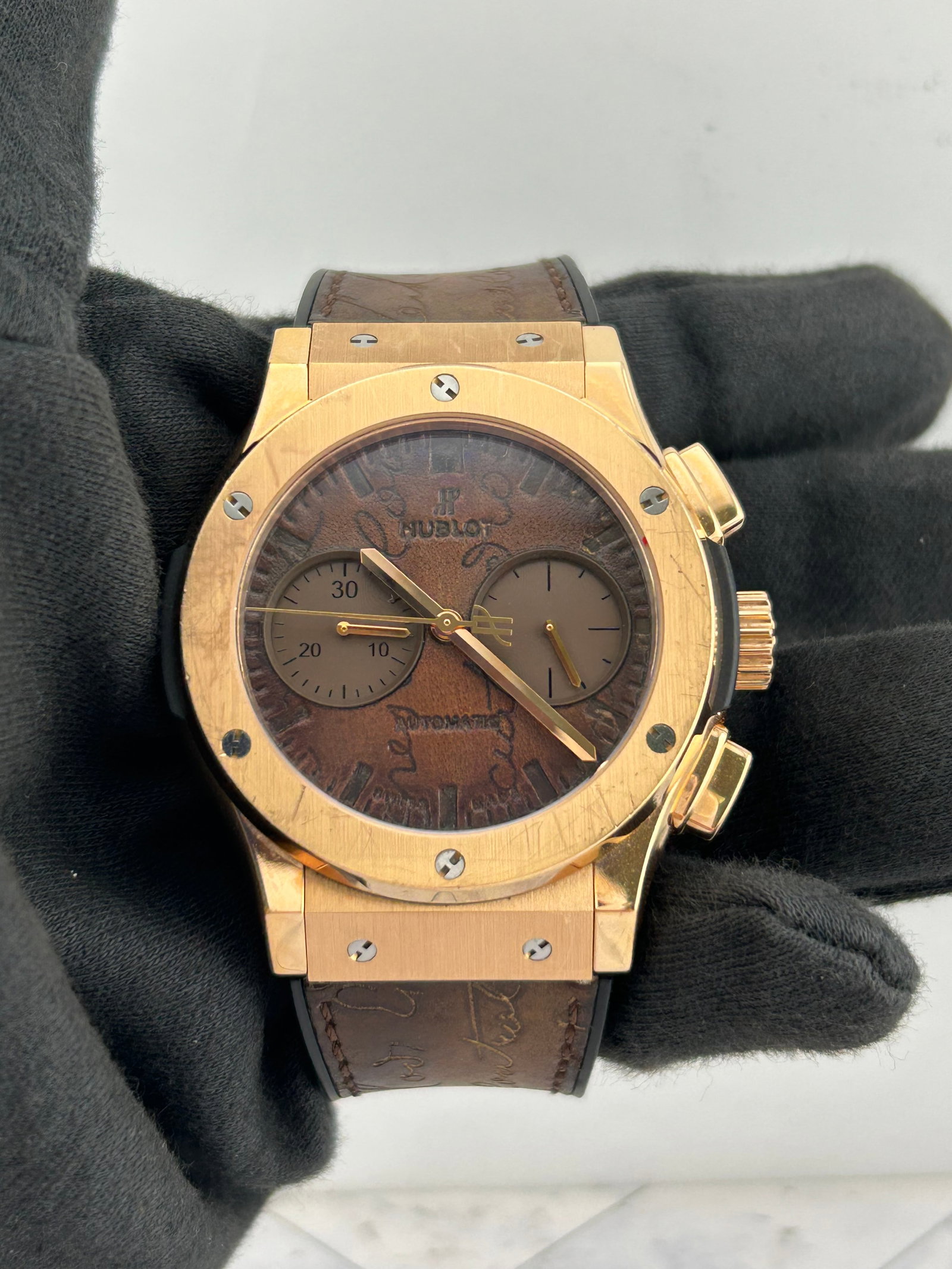 Hublot Berluti Special Edition Mens Watch Ref. 521.OX.0500.VR.BER17 Leather Dial Card: Hublot Berluti Special Edition Mens Watch Ref. 521.OX.0500.VR.BER17 Leather Dial Card Hublot Berluti Special Edition men's watch featuring a brown leather dial and leather strap. Includes card. Specif