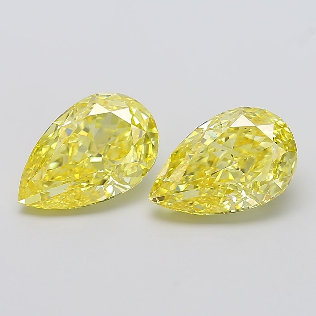 Loose Diamond - PEAR 4.05ct Fancy Intense Yellow VS1: Loose Diamond - PEAR 4.05ct Fancy Intense Yellow VS1 Source: This is a real non-mined Diamond that has been grown in a lab Shape: PEAR Carats: 4.05 Color: Fancy Intense Yellow Certification: IGI Video