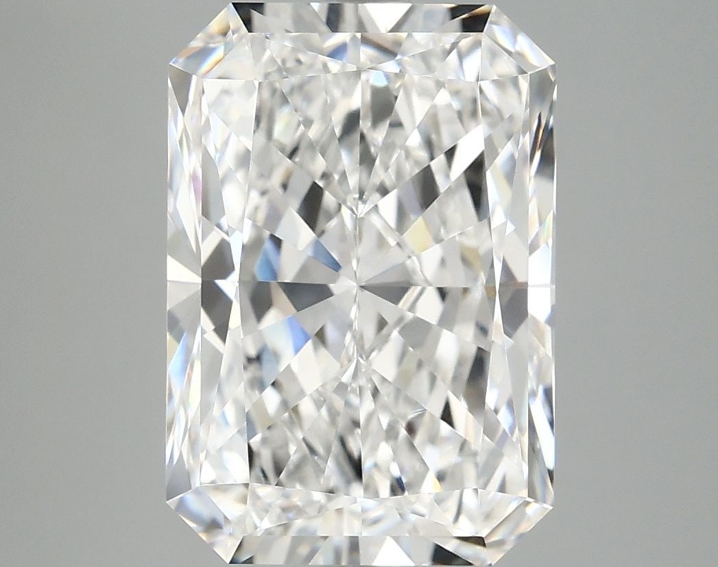 Loose Diamond - RADIANT 5.09ct E VVS2: Loose Diamond - RADIANT 5.09ct E VVS2 Source: This is a real non-mined Diamond that has been grown in a lab Shape: RADIANT Carats: 5.09 Color: E Clarity: VVS2 Certification: IGI Video: Video Link The