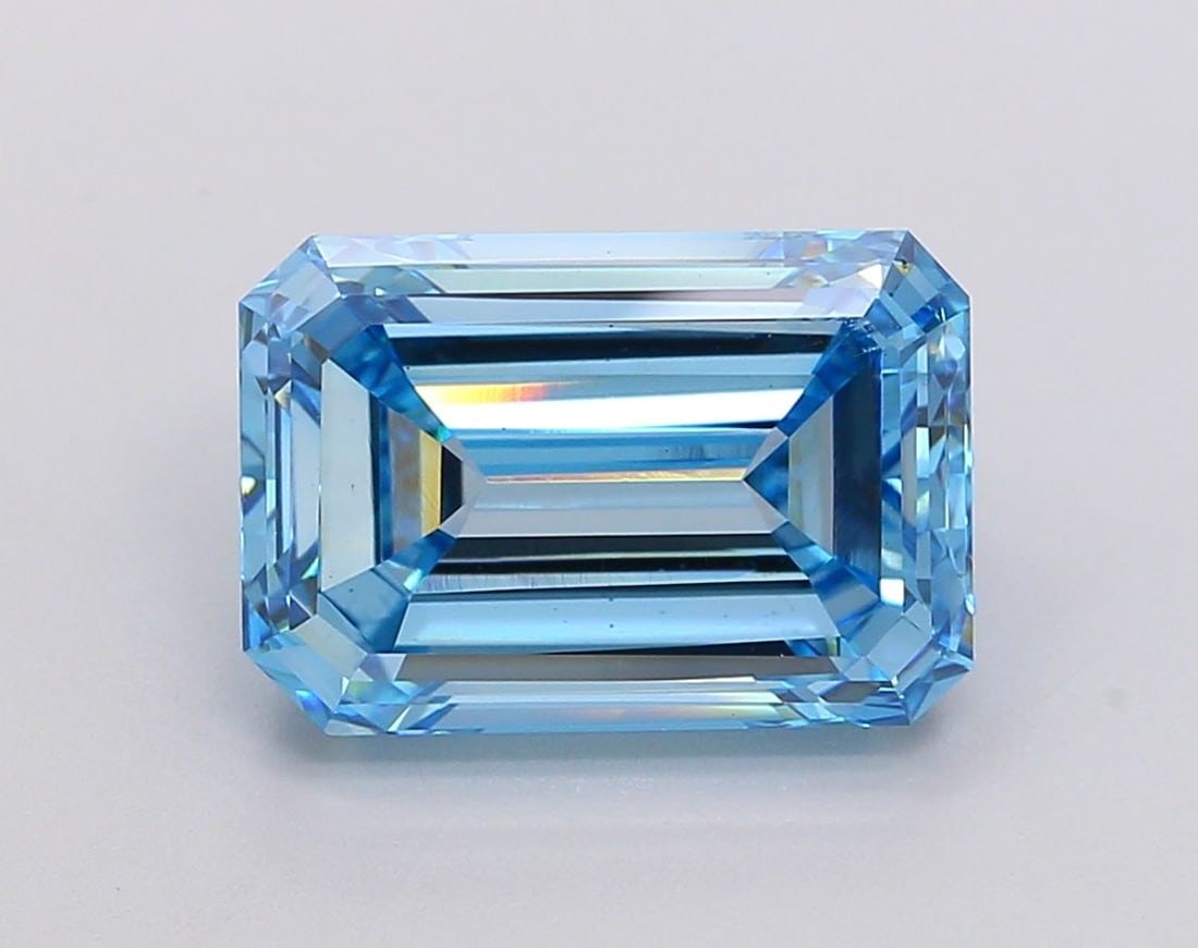 Loose Diamond - EMERALD 5.0ct Fancy Vivid Blue VS1: Loose Diamond - EMERALD 5.0ct Fancy Vivid Blue VS1 Source: This is a real non-mined Diamond that has been grown in a lab Shape: EMERALD Carats: 5.0 Color: Fancy Vivid Blue Certification: IGI The Diamo