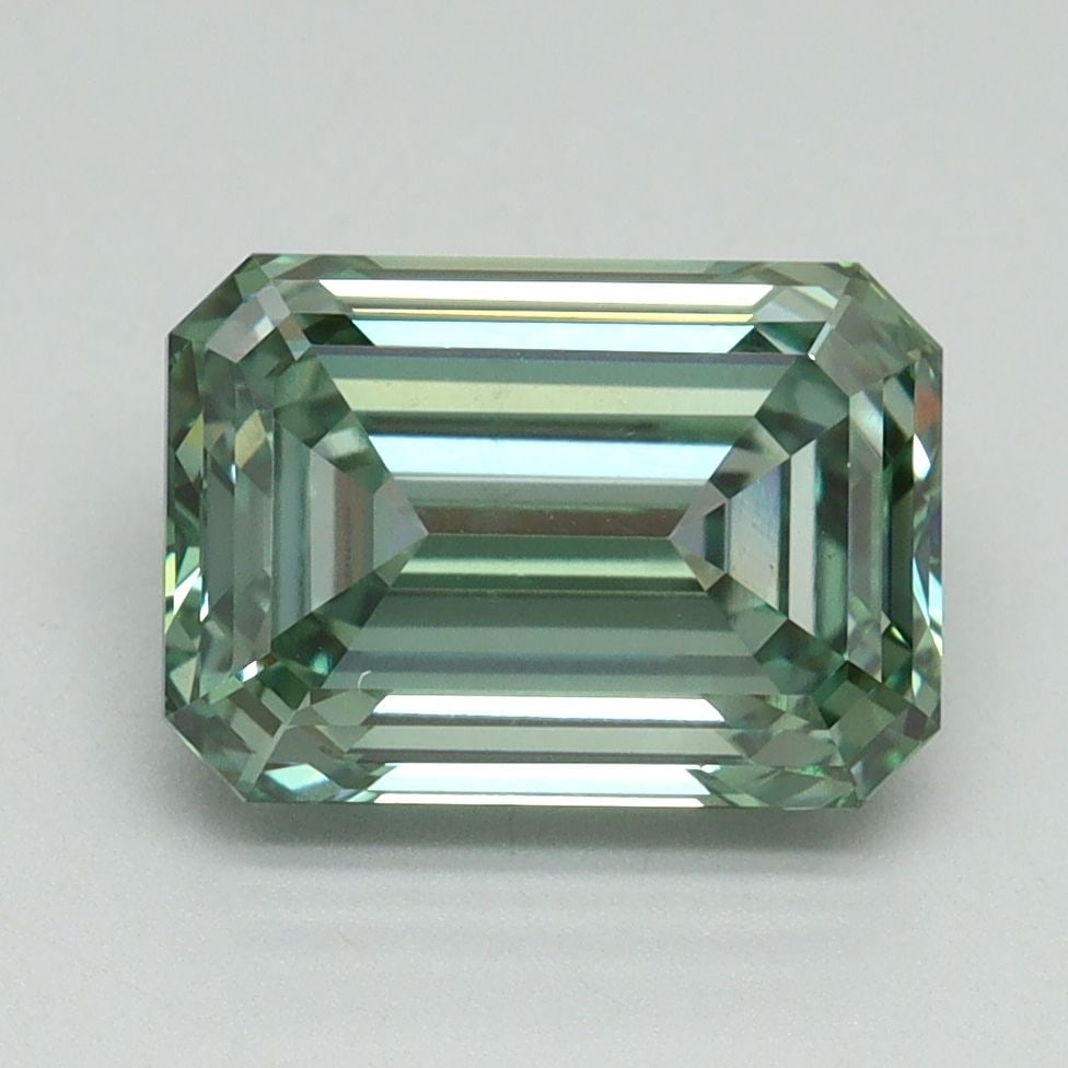 Loose Diamond - EMERALD 3.02ct Fancy Vivid Green VS1: Loose Diamond - EMERALD 3.02ct Fancy Vivid Green VS1 Source: This is a real non-mined Diamond that has been grown in a lab Shape: EMERALD Carats: 3.02 Color: Fancy Vivid Green Certification: IGI Video