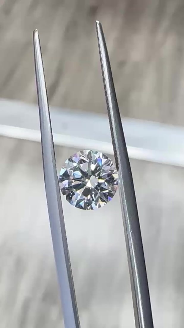 Loose Diamond - ROUND 1.51ct F SI1: Loose Diamond - ROUND 1.51ct F SI1 Source: Natural Shape: ROUND Carats: 1.51 Color: F Clarity: SI1 Certification: GIA Video: