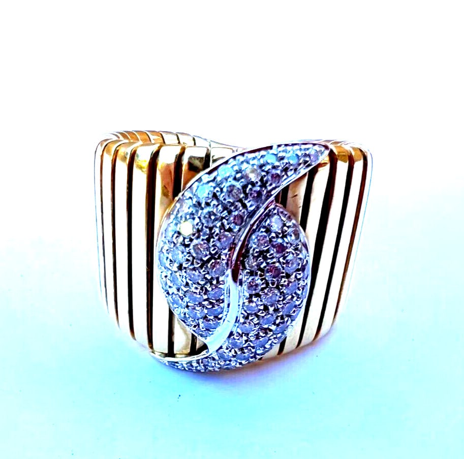 French Diamond Ring in 18K Yellow Gold Flexible Size 8.5-10.5: French Diamond Ring in 18K Yellow Gold Flexible Size 8.5-10.5 French flexible ring crafted in 18k yellow gold and set with approximately 1 ct of diamonds. This pre-owned piece features a mechanical fl