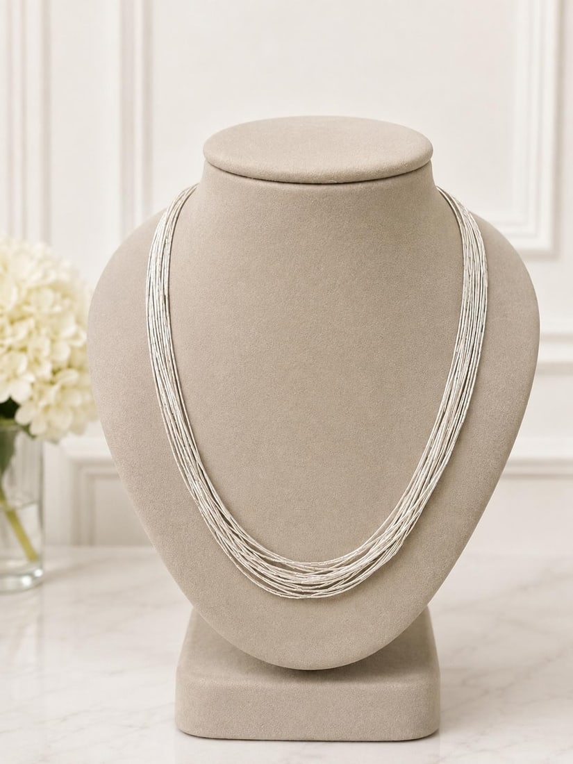 Sterling Silver Navajo Liquid Silver Necklace 24in Multi Strand Chain: Sterling Silver Navajo Liquid Silver Necklace 24in Multi Strand Chain Vintage Navajo liquid silver multi-strand fluid chain necklace crafted in solid sterling silver. This pre-owned piece features a f
