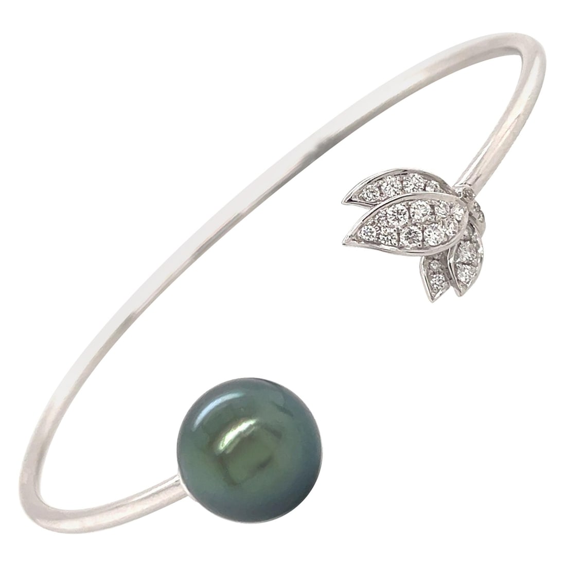 Harbor Diamonds 18K White Gold Tahitian Pearl Diamond Bangle Bracelet: Harbor Diamonds 18K White Gold Tahitian Pearl Diamond Bangle Bracelet This stunning contemporary bangle bracelet is crafted from 18K white gold and features an exquisite Tahitian pearl, measuring 11-1
